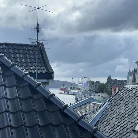 Penthouse At Heart Of - Four Bed 2 Bath Apartmán Bergen