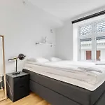Penthouse At Heart Of - Four Bed 2 Bath Bergen