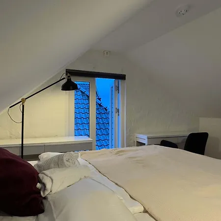 Penthouse At Heart Of - Four Bed 2 Bath * Bergen