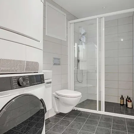 Penthouse At Heart Of - Four Bed 2 Bath Bergen