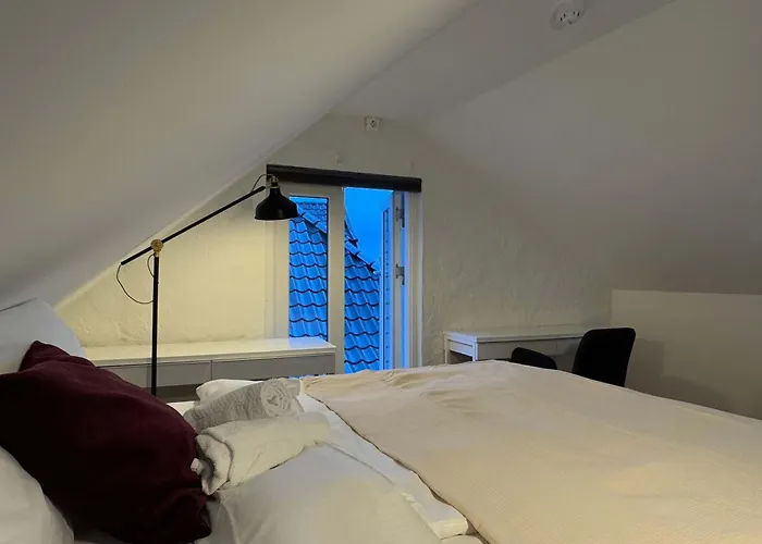 Penthouse At Heart Of - Four Bed 2 Bath * Bergen