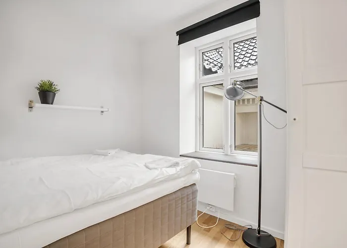 Penthouse At Heart Of - Four Bed 2 Bath * Bergen