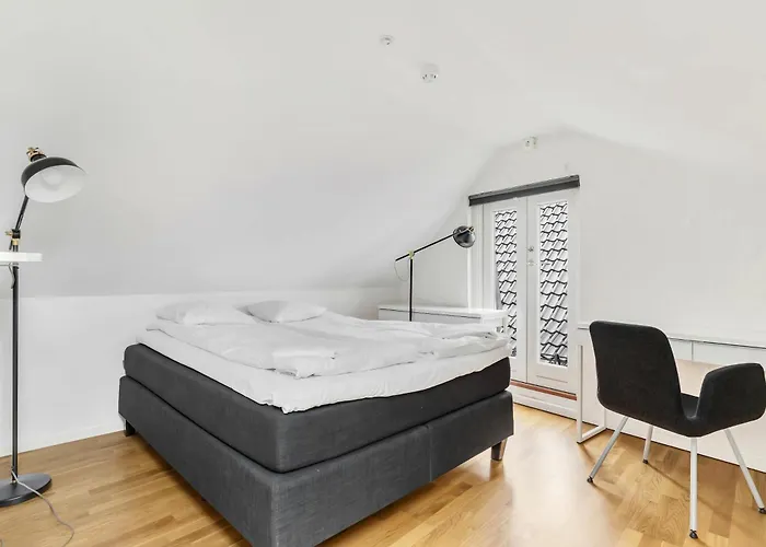 Penthouse At Heart Of - Four Bed 2 Bath