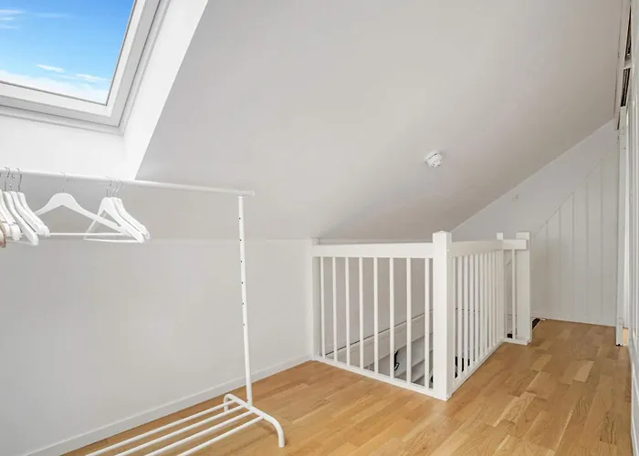 Penthouse At Heart Of - Four Bed 2 Bath * Bergen